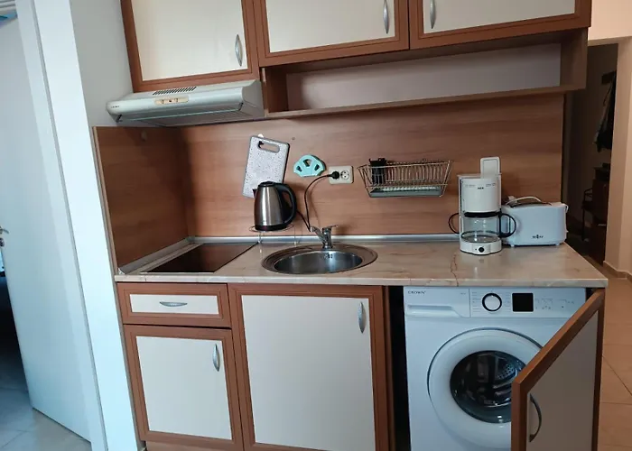 Διαμέρισμα Sunny Apartment, Kokiche - White Building Liliya Σάνι Μπιτς