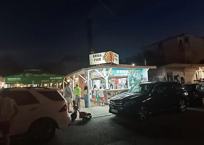 Διαμέρισμα Sunny Apartment, Kokiche - White Building Liliya Σάνι Μπιτς