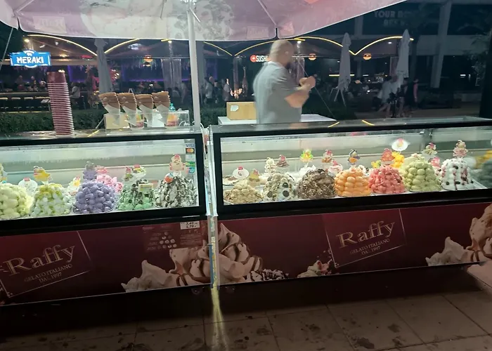 Sunny Apartment, Kokiche - White Building Liliya