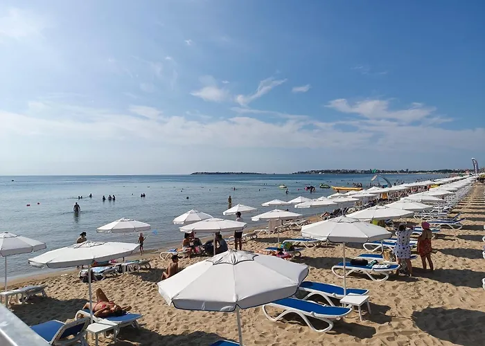 Διαμέρισμα Sunny Apartment, Kokiche - White Building Liliya *