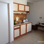 아파트 Sunny Apartment, Kokiche - White Building Liliya *