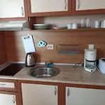 Διαμέρισμα Sunny Apartment, Kokiche - White Building Liliya