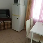 Sunny Apartment, Kokiche - White Building Liliya *