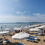 Διαμέρισμα Sunny Apartment, Kokiche - White Building Liliya *