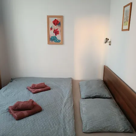 Lejlighed Sunny Apartment, Kokiche - White Building Liliya *