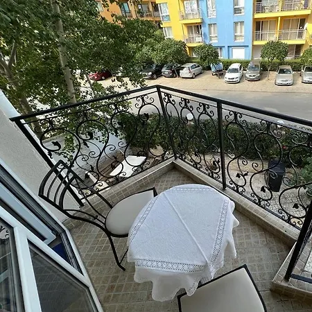 Pro 2 - 4 Osoby - Bila Budova V Arealu Kokiche Sunny Beach, Nesebar, Bulharsko