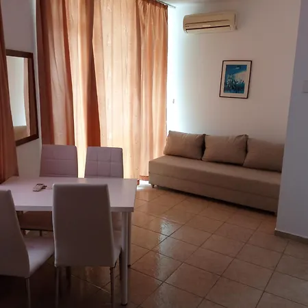 Pro 2 - 4 Osoby - Bila Budova V Arealu Kokiche Sunny Beach, Nesebar, Bulharsko Sunny Beach