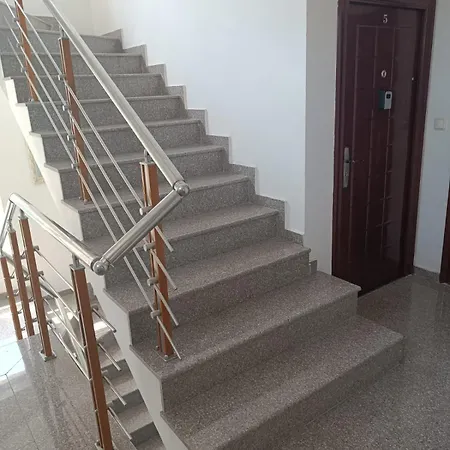 Apartmán Sunny Apartment, Kokiche - White Building Liliya