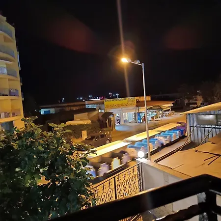 Apartmán Sunny Apartment, Kokiche - White Building Liliya