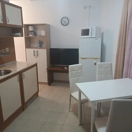 Apartmán Sunny Apartment, Kokiche - White Building Liliya *