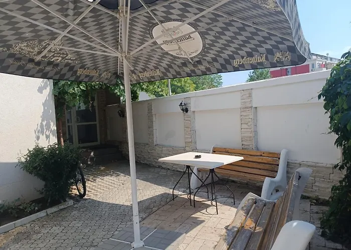 Sunny Apartment, Kokiche - White Building Liliya شقة ساني بيتش