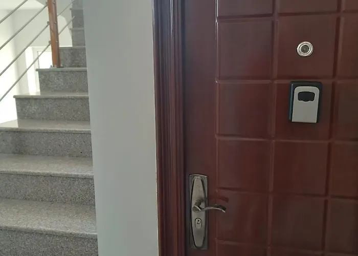 Sunny Apartment, Kokiche - White Building Liliya * ساني بيتش