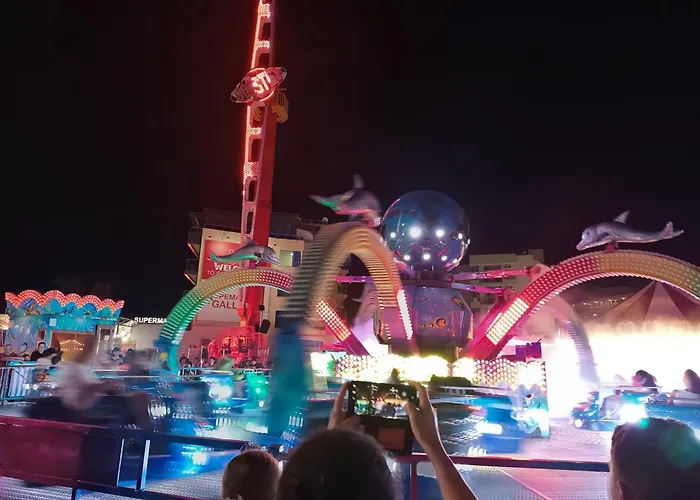 Sunny Apartment, Kokiche - White Building Liliya شقة